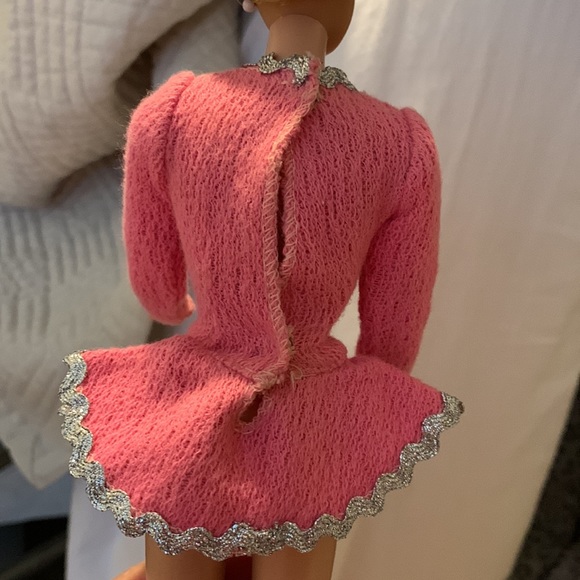Vintage Barbie skating outfit includes skates circa 1960’s - Picture 4 of 9